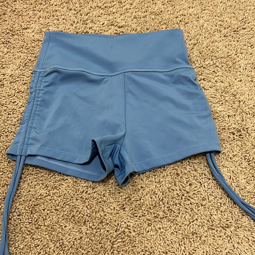 Blue strunch biker shorts